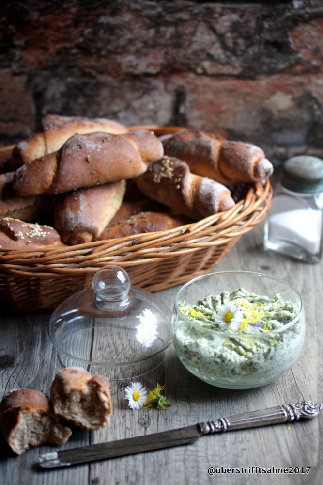 Klingt gesund und schmeckt (trotzdem) : Wildkräuterbutter und ... Klingt gesund und schmeckt (trotzdem) : Wildkräuterbutter und ...