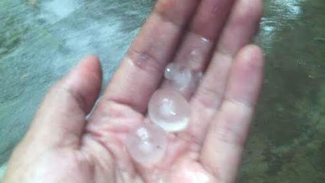 Fenomenal, Trenggalek Jawa Timur Di Guyur Hujan Es