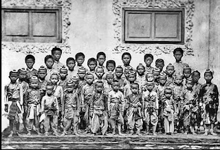 अॅनाची शाळा