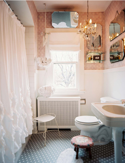 Down and Out Chic: Interiors: Pretty (Girly) Bathrooms