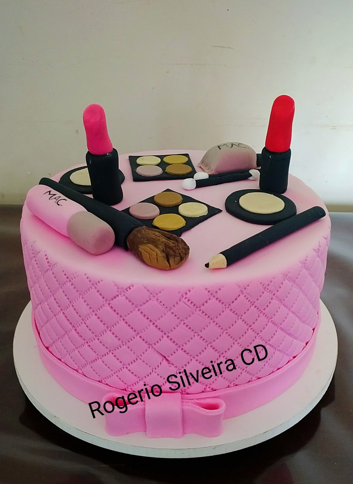 Rogerio Cake Designer: Bolo Maquiagem Ruffles