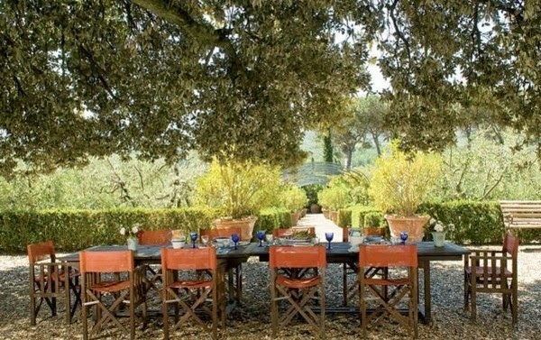 Lounge furniture in the garden for an outdoor party area