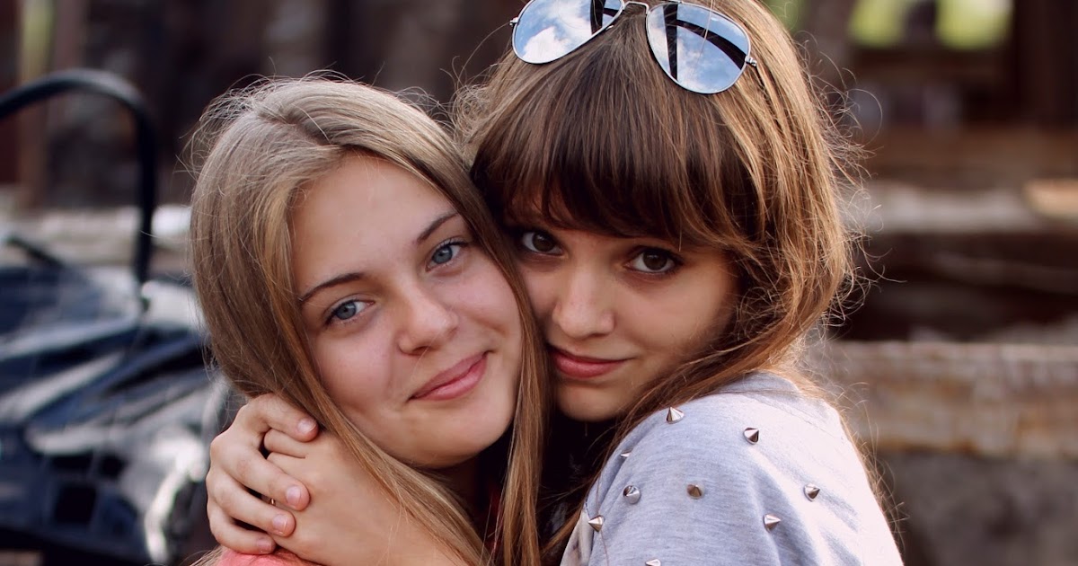 Виктория одинцова 2019. Вика и ее девушка. Фото вика и алина. Вика и настя. Виктория макарова армавир.