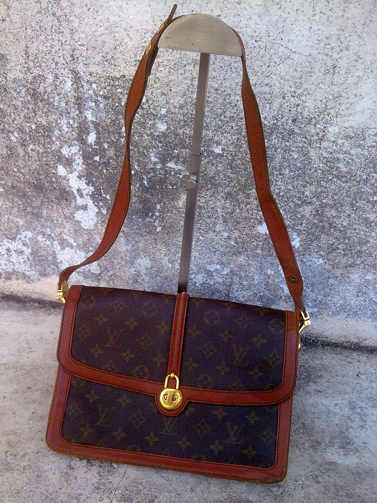 d0rayakEEbaG: Authentic LOUIS VUITTON Vtg Monogram Raspail Shoulder Bag