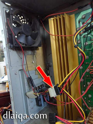 sambung konektor daya ke kipas tambahan