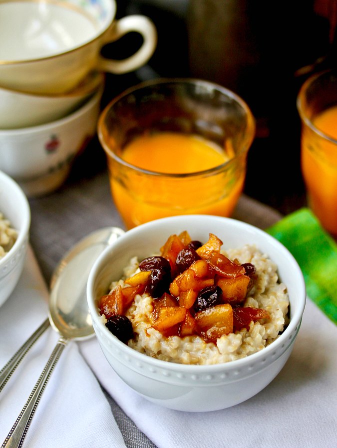 Steal cut oatmeal with apple raising compote