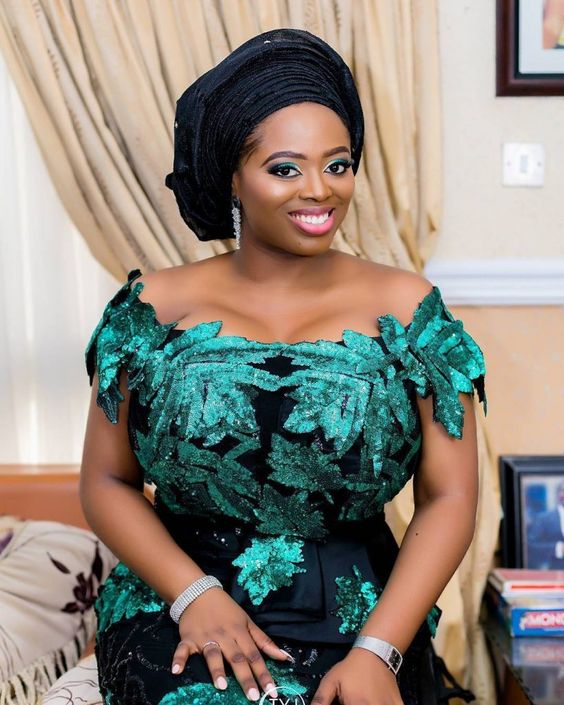 Aso ebi loversEmerald Green gele and Jewelry Inspo Fashenista