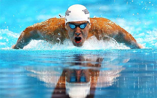 Michael Phelps Confirma: Nadadores mijam na Piscina