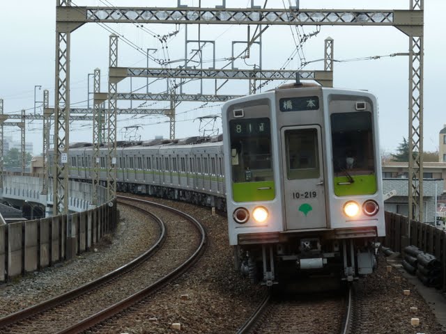 京王電鉄　各停　橋本行き5　都営10-000形210F(節電ダイヤに伴う運行) 