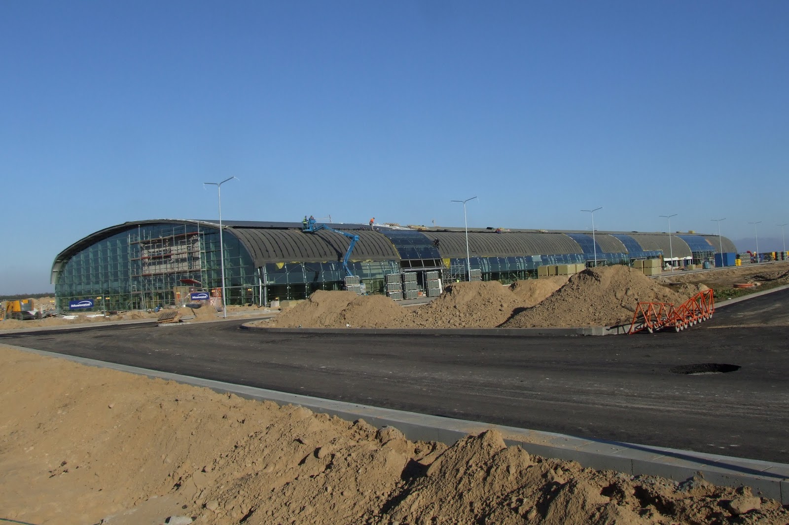 LOTNISKO WARSZAWA MODLIN MODLIN AIRPORT TAXI PARKING HOTEL RENT A