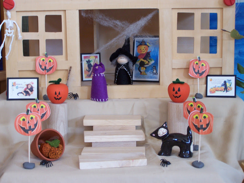 madebyjoey Hallowe'en decorating Part 2 The Dollhouse