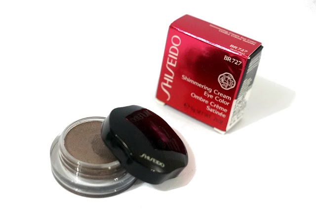 Shiseido Shimmering Cream Eye Color in Fog (BR727)