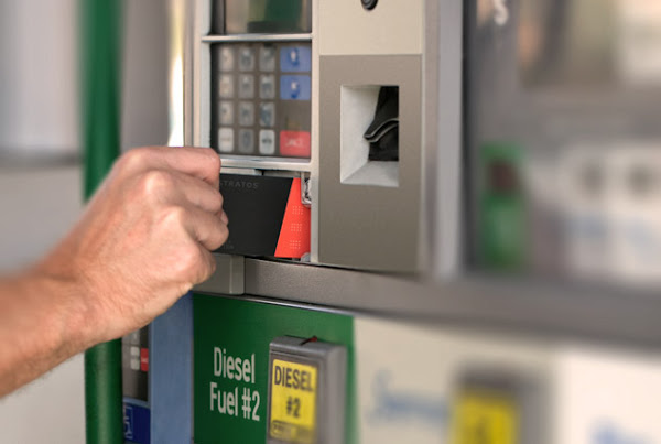 數位時代翻攝自 Stratos Card 官網 數位時代翻攝自 Stratos Card 官網