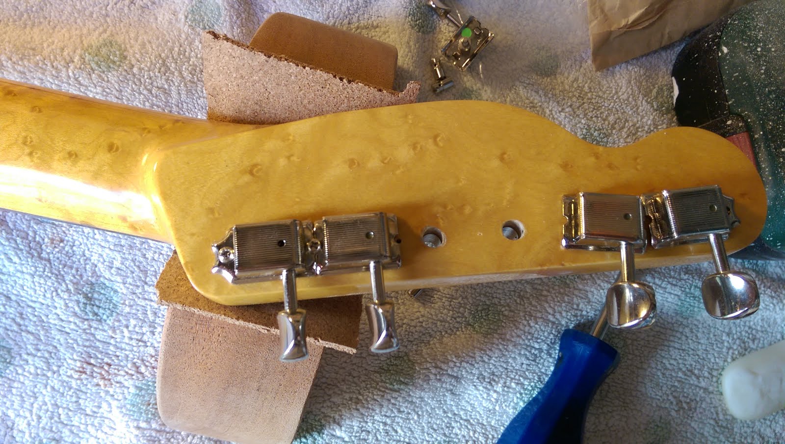 Chris Builds Guitars Telecaster build tuning machines