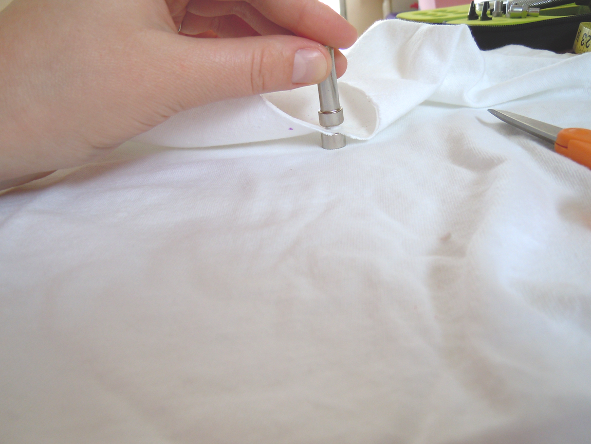 Tutorial Installing Eyelets on Fabric Naturally Creative Mama