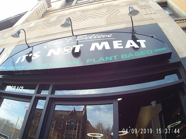 Chicago: I Can’t Believe It’s Not Meat! New Vegan Restaurant in Hyde Park