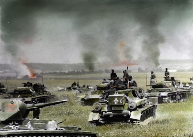 Panzer III Russia color photos World War II worldwartwo.filminspector.com