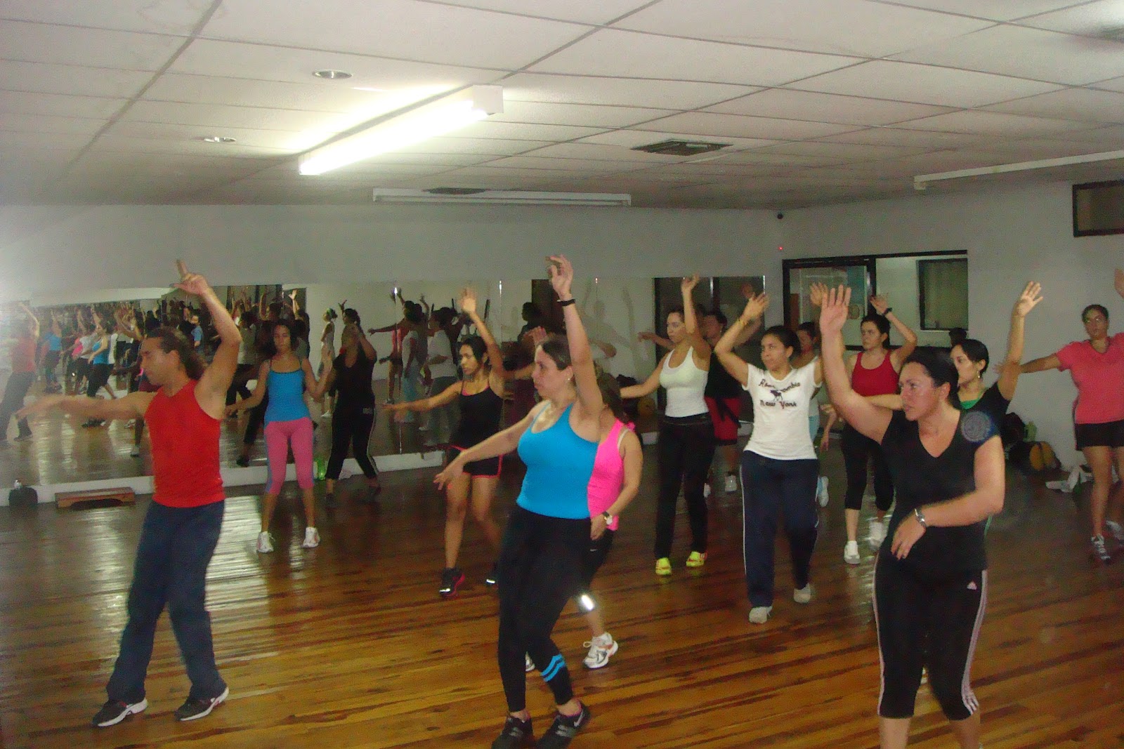 C M D GO FITNESS: CLASE DE RUMBA