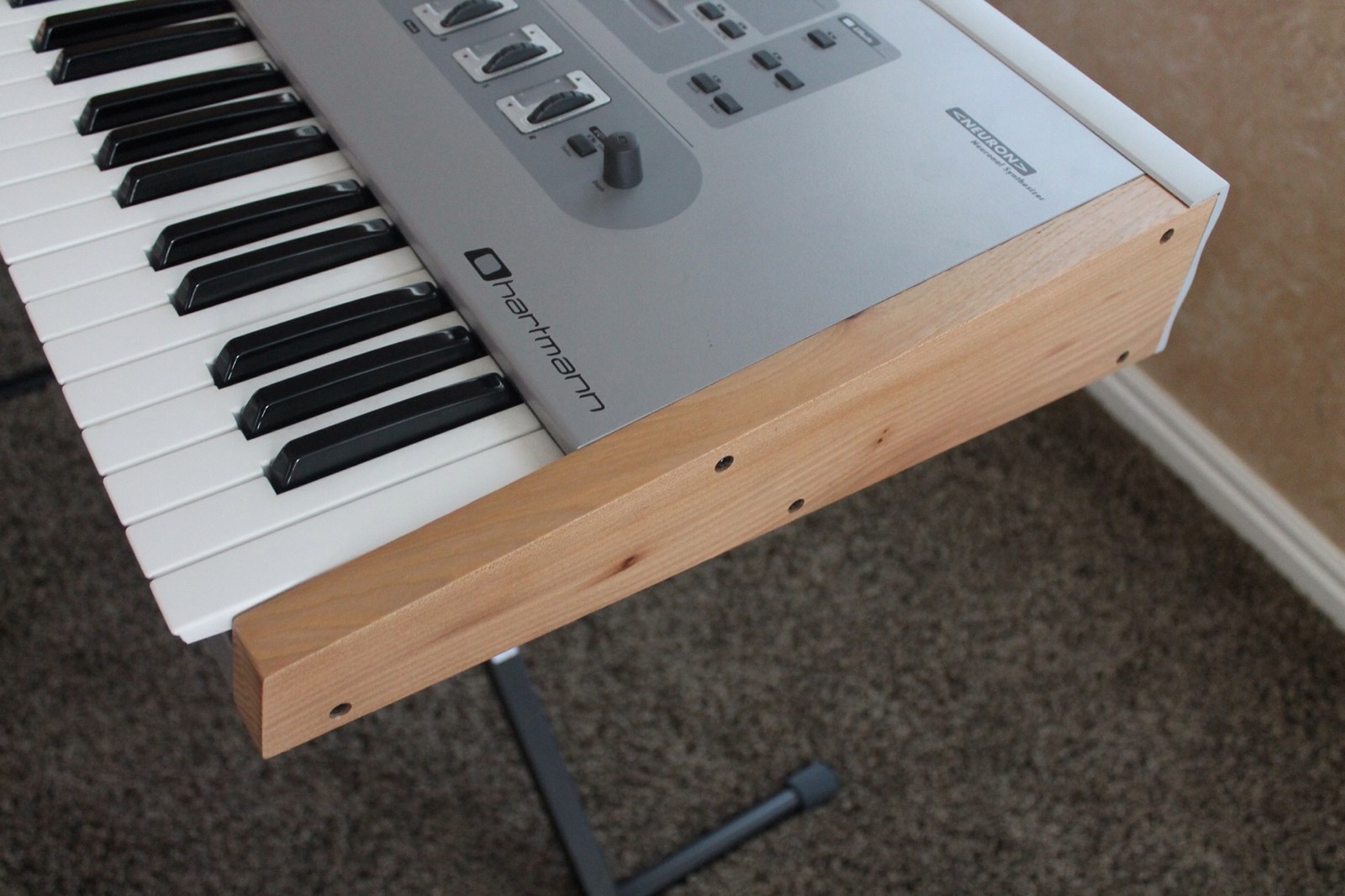 MATRIXSYNTH: Hartmann Neuron Keyboard Synthesizer