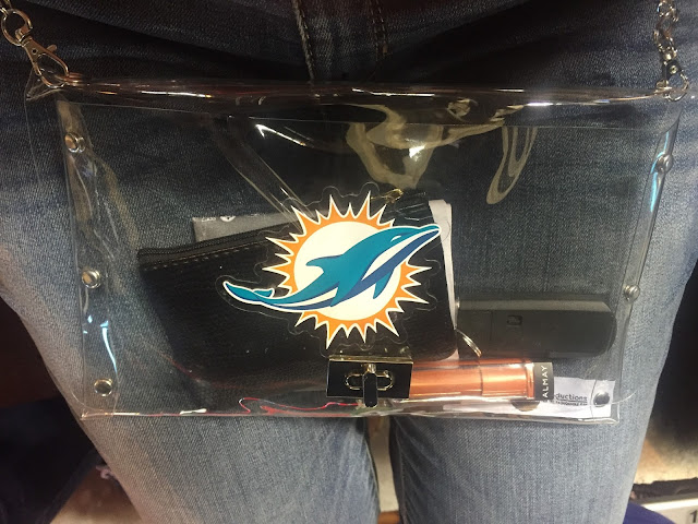 Miami Dolphins clear stadium-approved bag