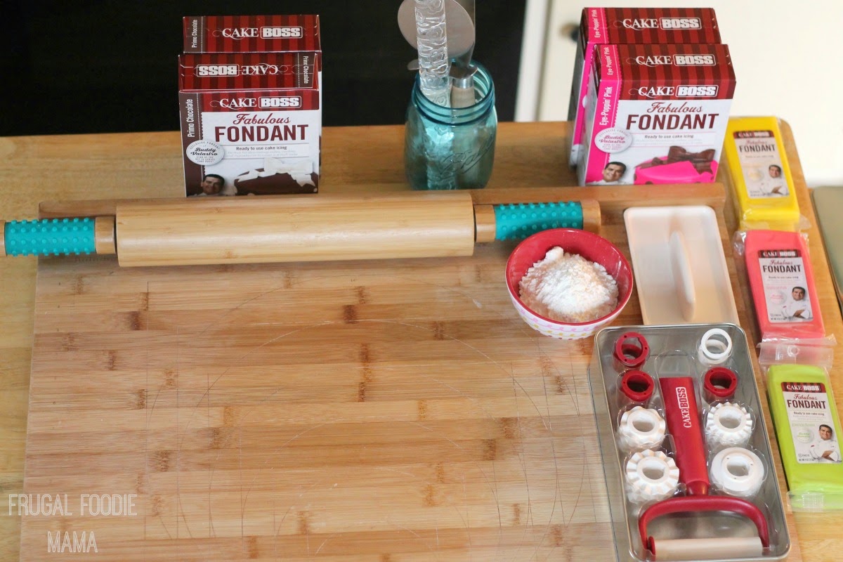 Creating a Fondant & Rolling Station for a cake decorating party #CakeBossParty #sponsored #IC