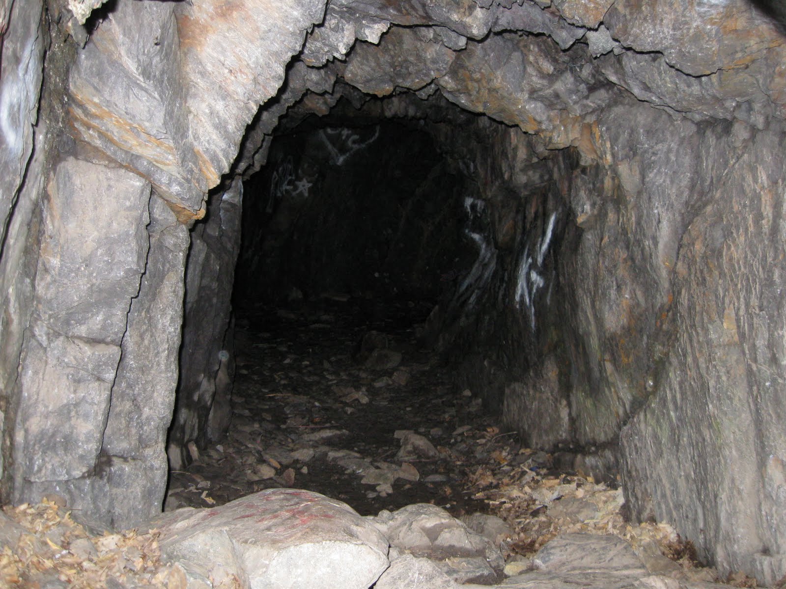 சித்தர் பொக்கிஷம் சித்தர்கள் வாழும் மர்மக் குகை சுருளிமலை அதிசயம்