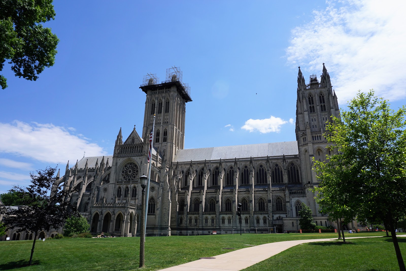 Souvenir Chronicles WASHINGTON, D.C. THE NATIONAL CATHEDRAL