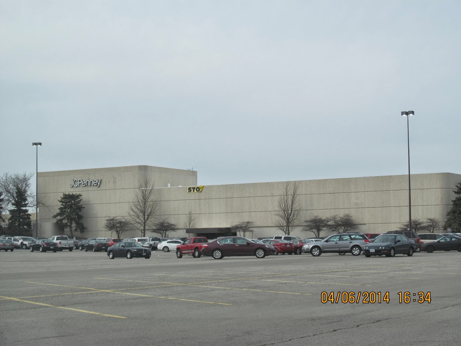 Trip to the Mall Stratford Square Mall ( Bloomingdale, IL)