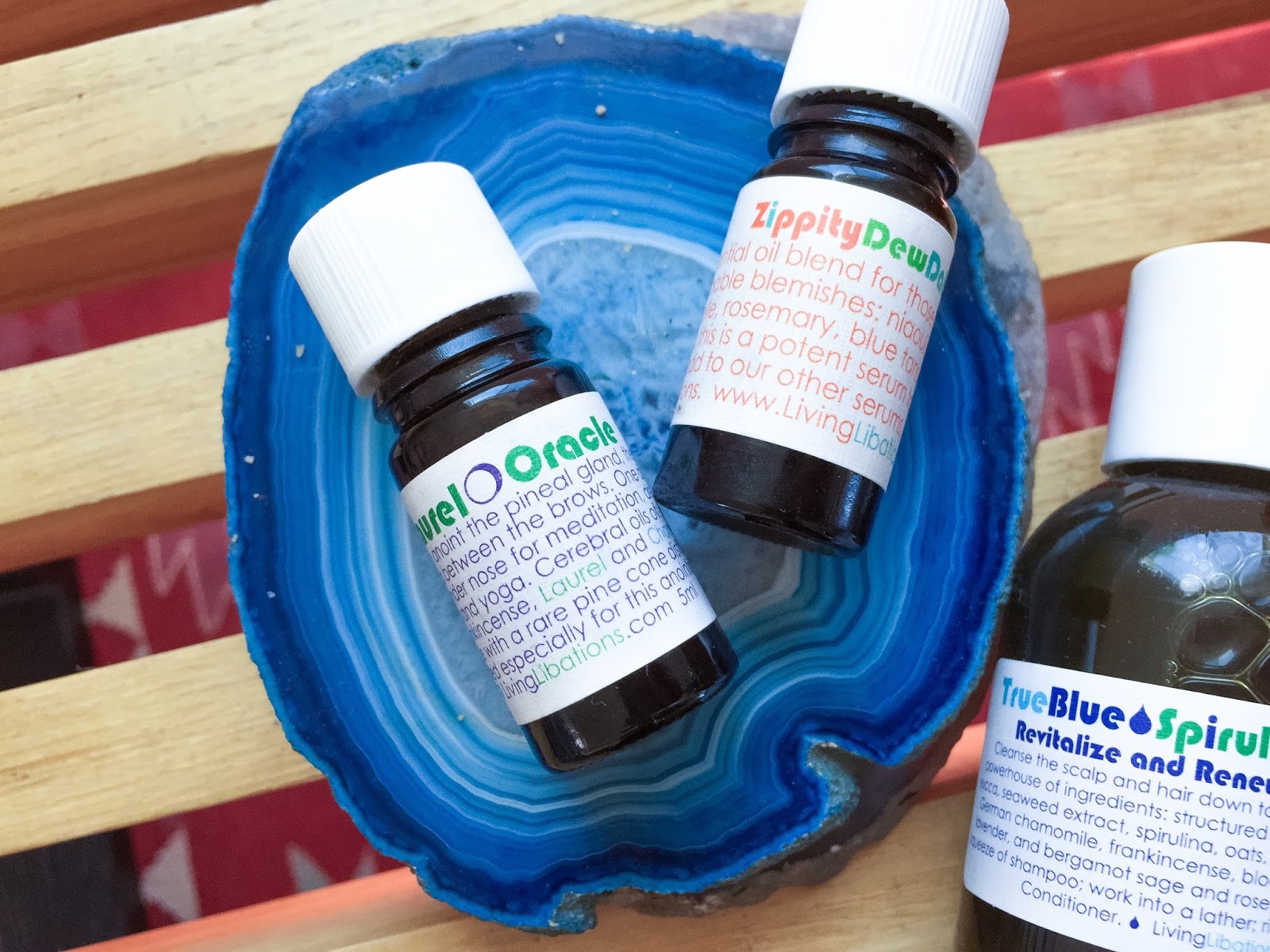 Living Libations True Blue Spirulina Shampoo, Zippity Dew Dab, Laurel