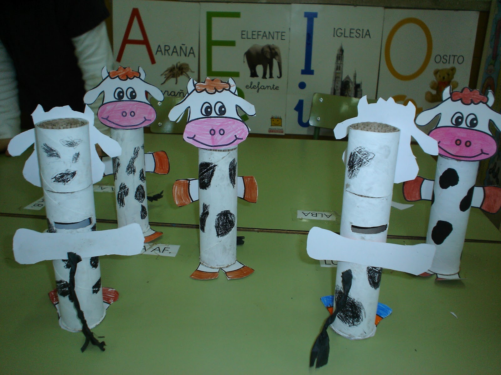 Manualidades para niños: Vaca hucha