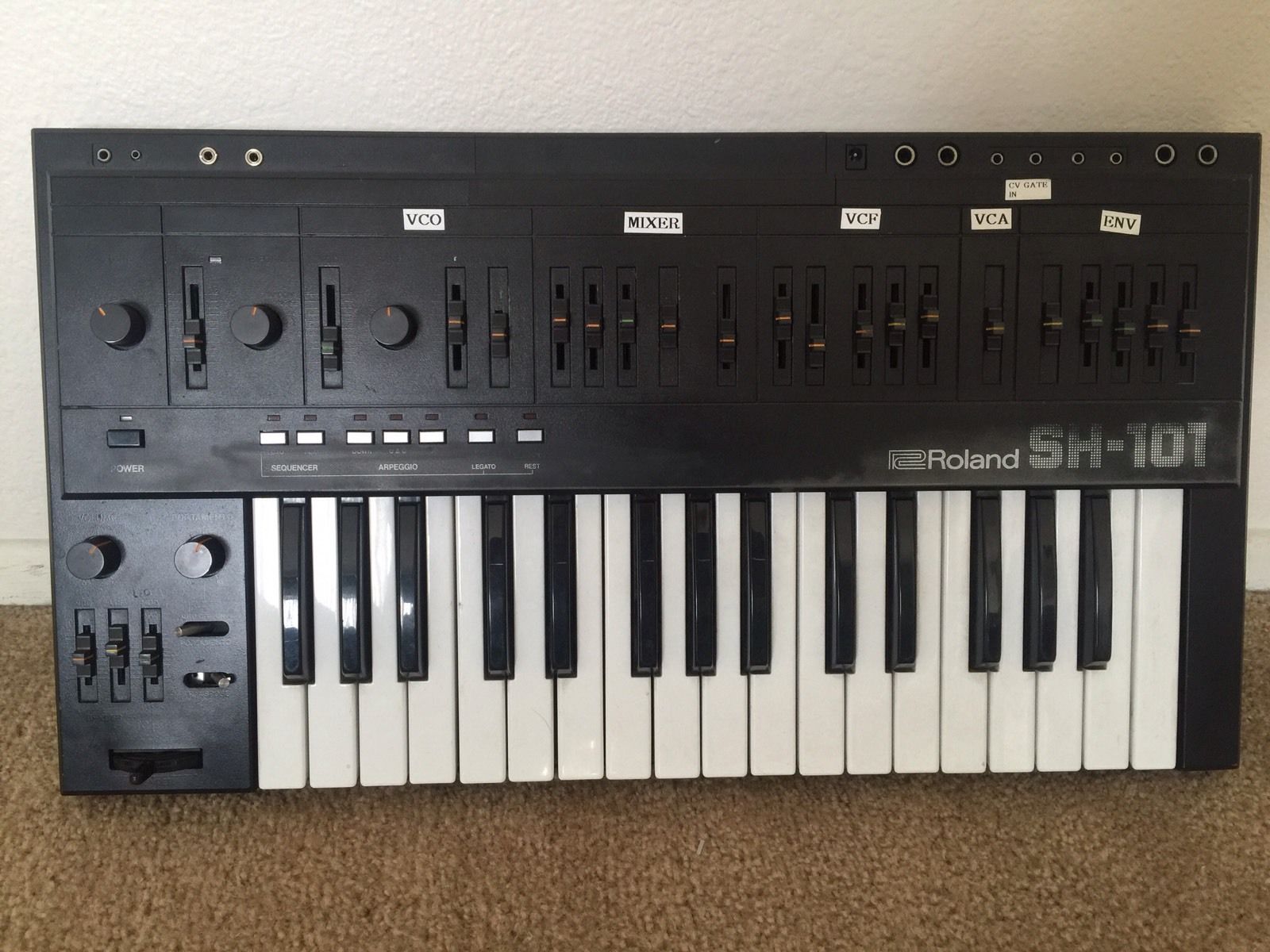 MATRIXSYNTH: ROLAND SH-101 - Painted Black