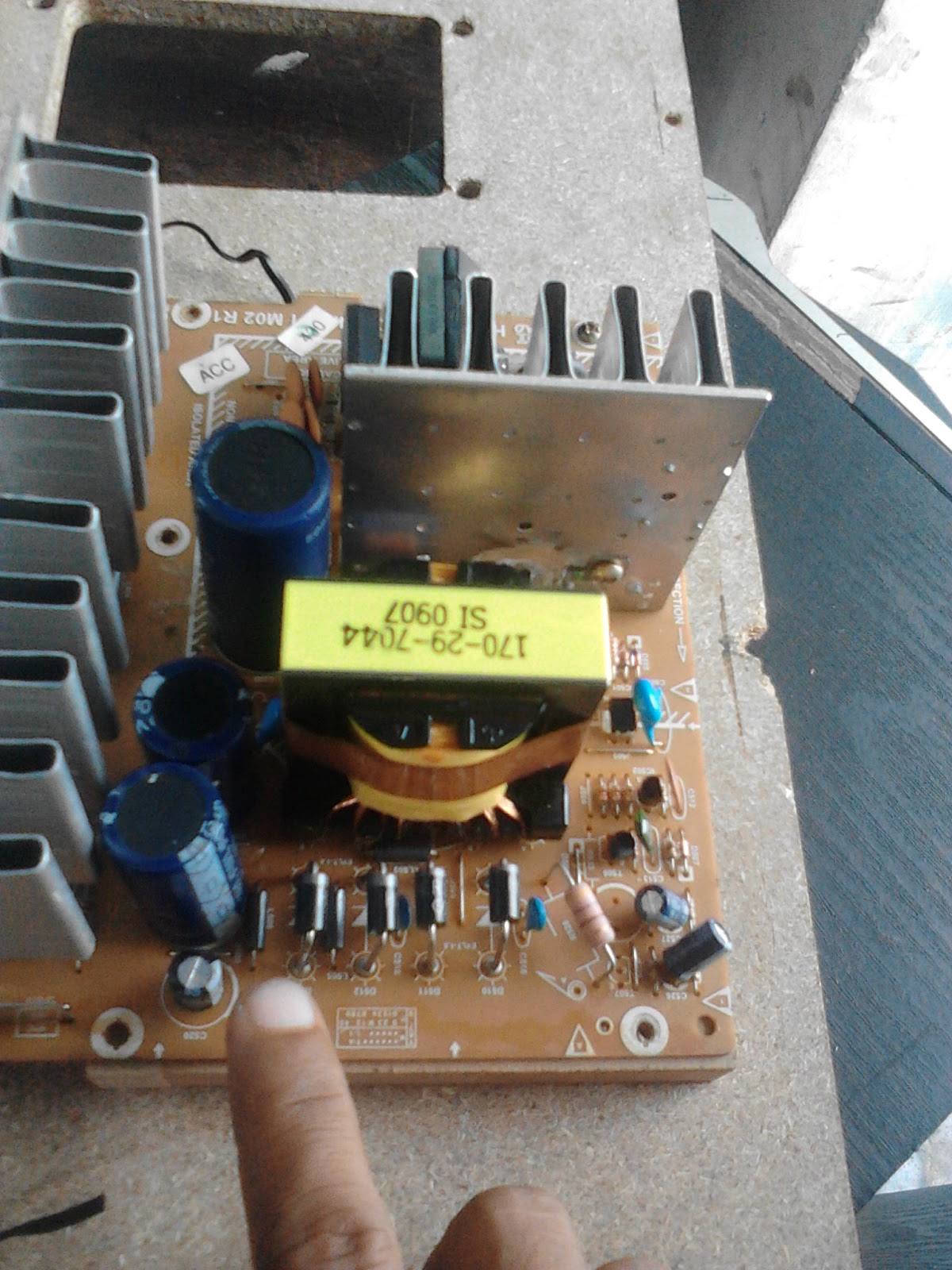 Seputar Info Tips Dan Trik Dunia Elektronik Speaker Aktif Polytron Suara Mencuit