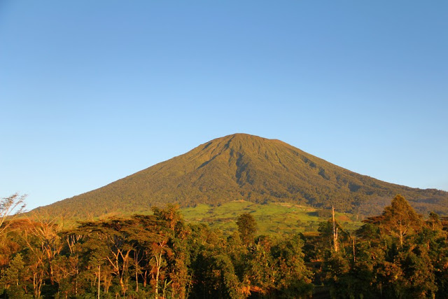 See the Beauty of Dempo Fascinating Mountain Feet
