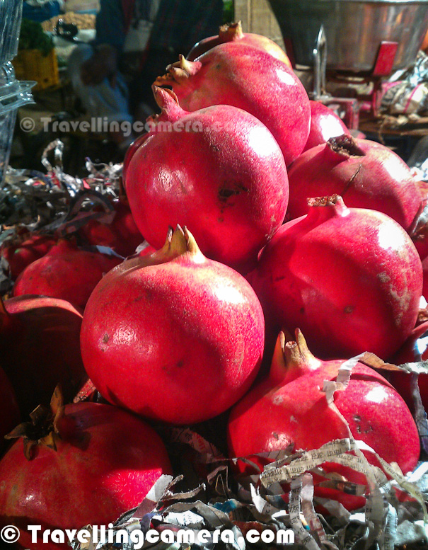 MobileGIRI at Weekly Vegetable and Fruit Market at Sector 25, Noida