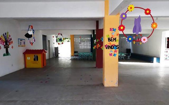 Bandidos invadem creche e assaltam professores e funcionários em Feira
