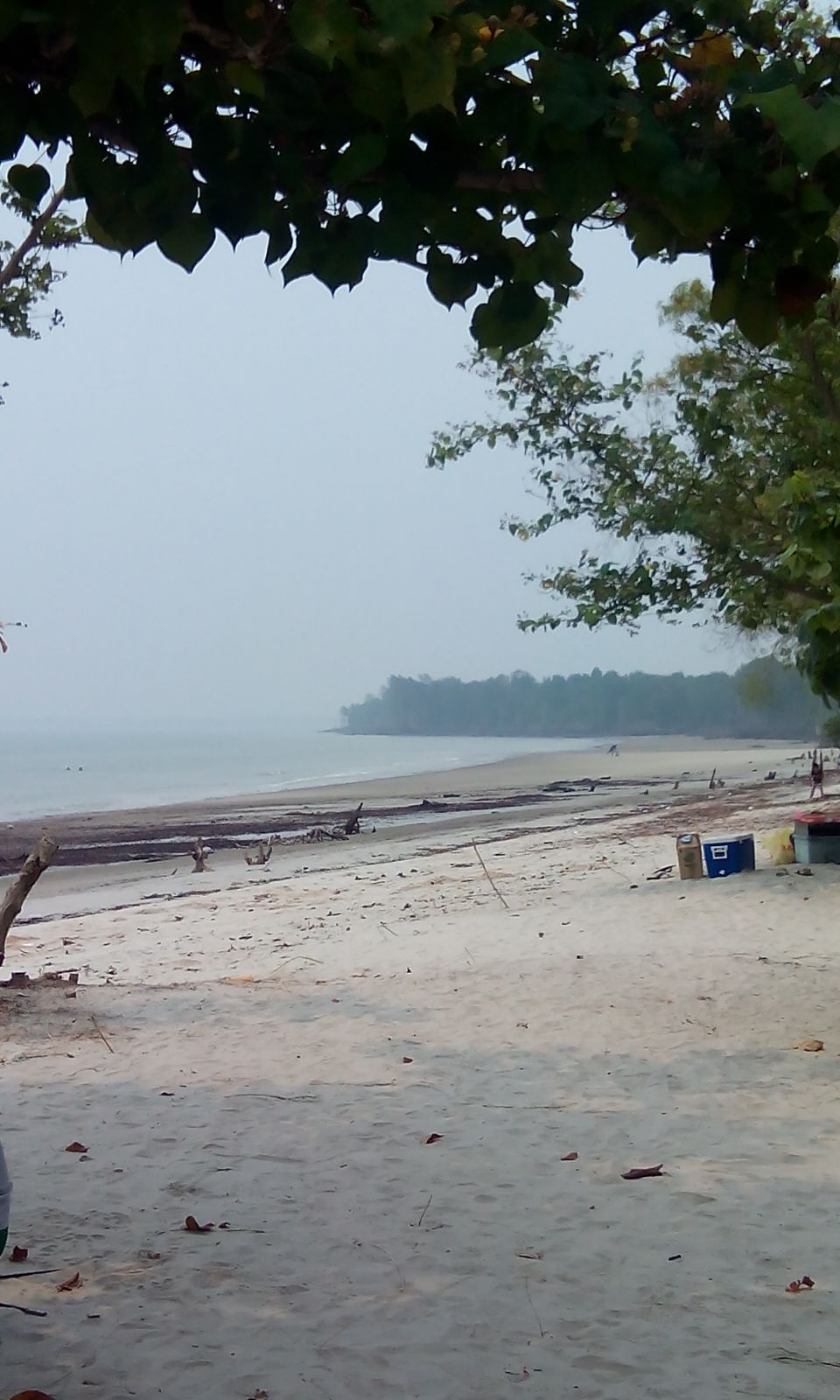 perjalanan kami: Apa beza Pantai Aceh dan Pantai Tanjung Piai di Pulau