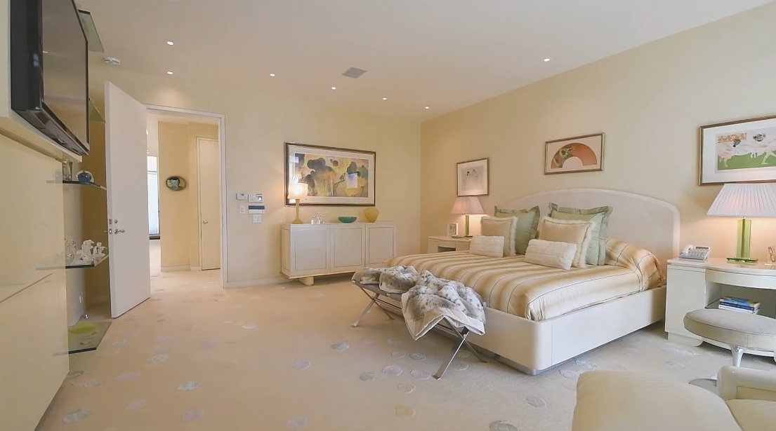 35 Interior Design Photos vs. 936 N Lake Way, Palm Beach, FL Luxury Home Tour