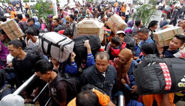 Urbanisasi Sebagai Dampak Globalisasi Terhadap Perubahan Sosial Di Komunitas Lokal Urbanisasi Sebagai Dampak Globalisasi Terhadap Perubahan Sosial Di Komunitas Lokal