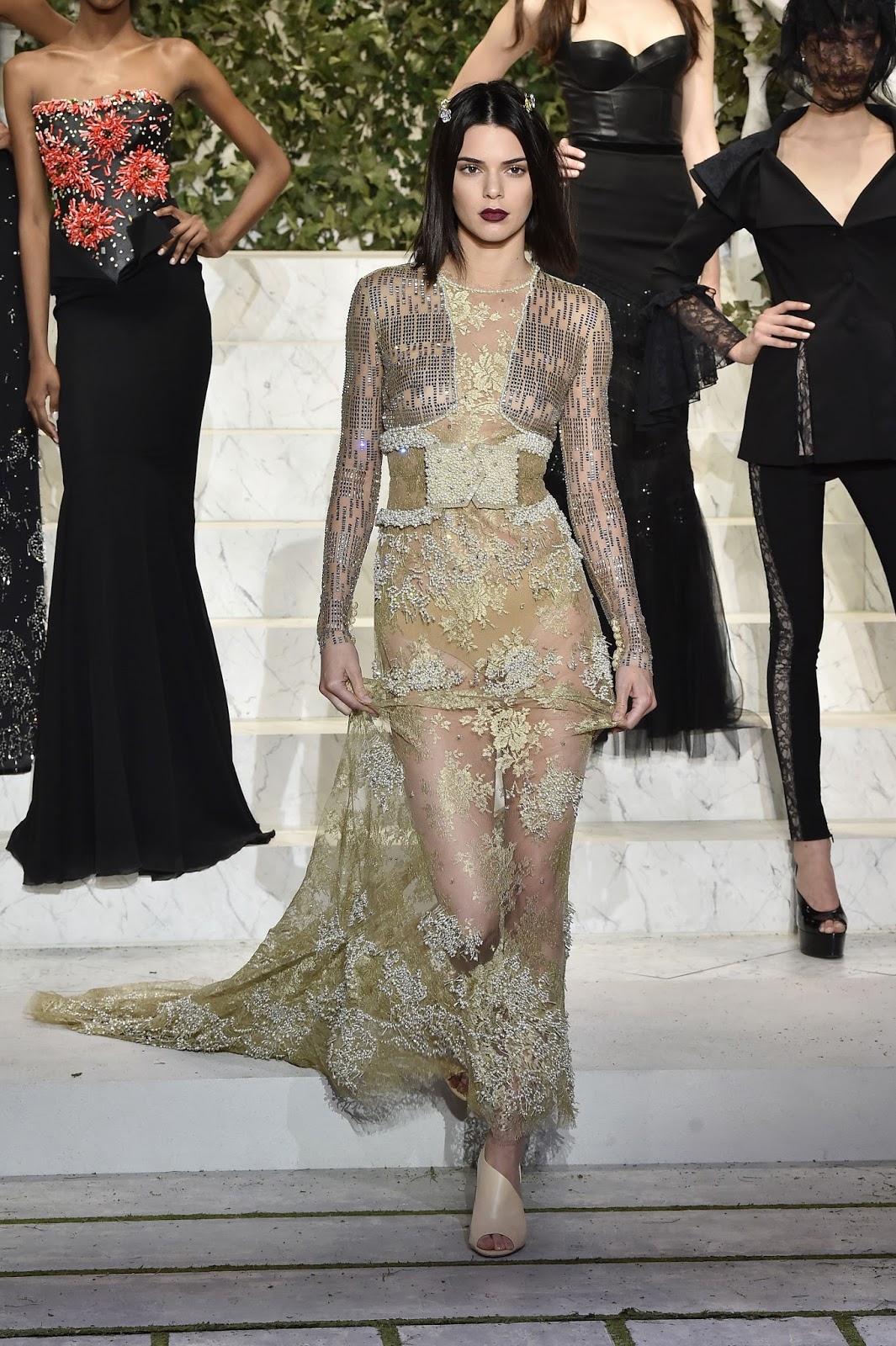 Daily Celebrities Paparazzi, Candid and Photoshoot Pictures: Kendall