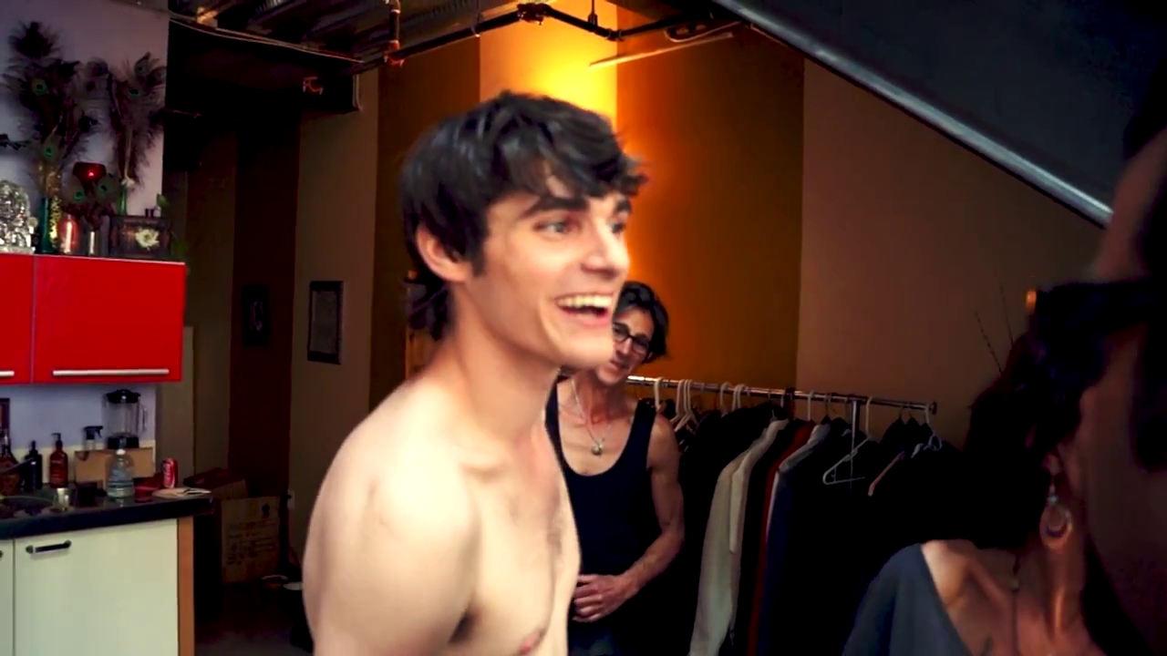 The Stars Come Out To Play RJ Mitte New Shirtless Pics.