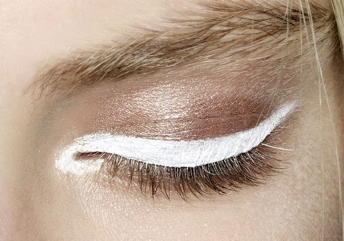 WHISPER blog: EM BRANCO #make #makeup #branco #delineador #white #eyeliner