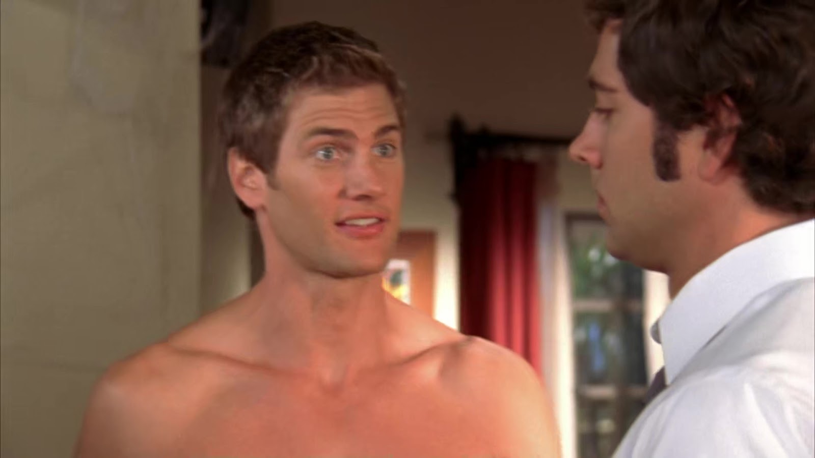 Films Et Séries Tv Avec Ryan Mcpartlin ausCAPS: Ryan McPartlin shirtless in Chuck 1-06 "Chuck Versus the Sandworm"