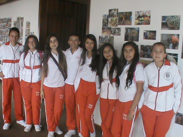 EQUIPO DE PRENSA ESCUELA