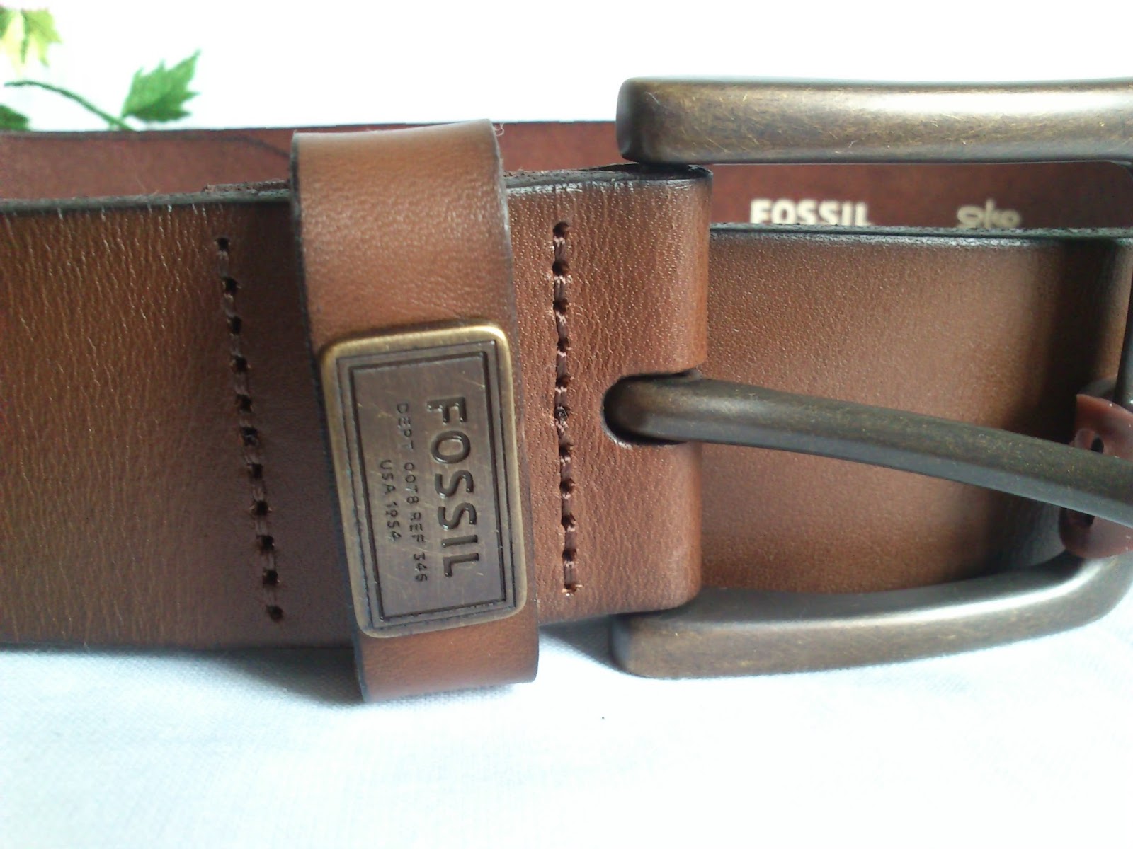 BRANDED ITEM FOR LESS Fossil Estate Leather Belt for Men