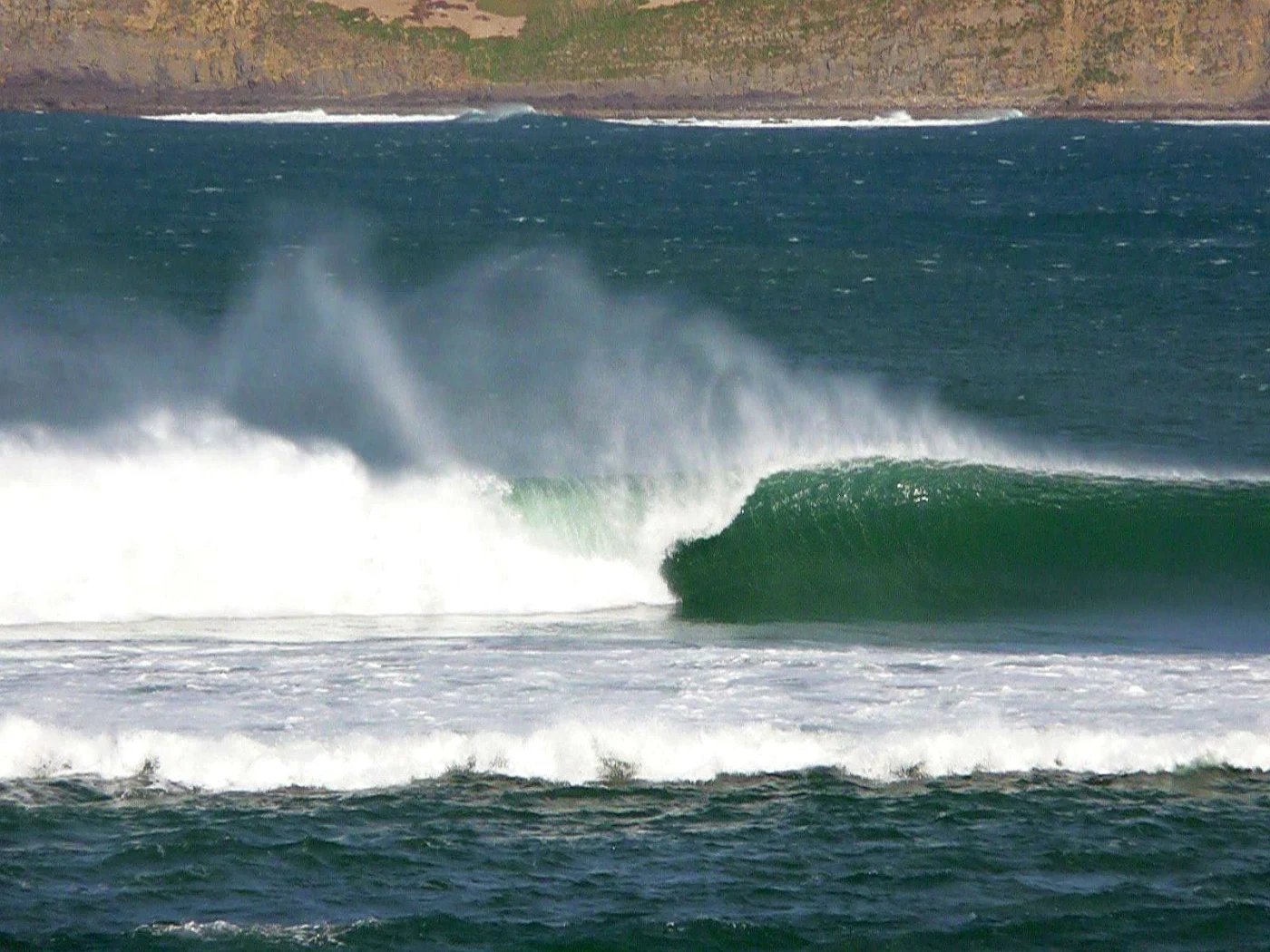 Surf en las olas de Mundaka Noviembre