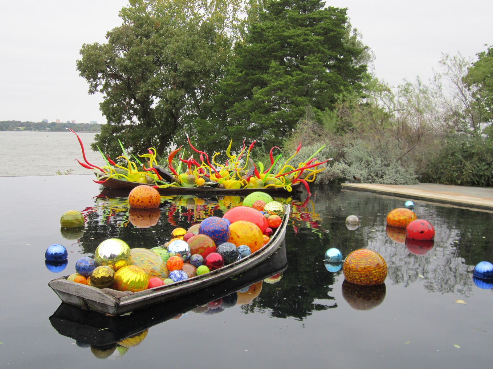 Garden Thymes: Art Glass in the Gardens
