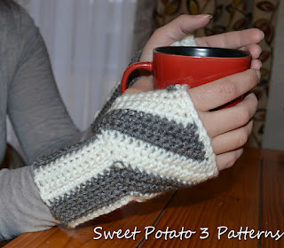 Diagonal Stripes Fingerless Gloves by Sweet Potato 3 Patterns