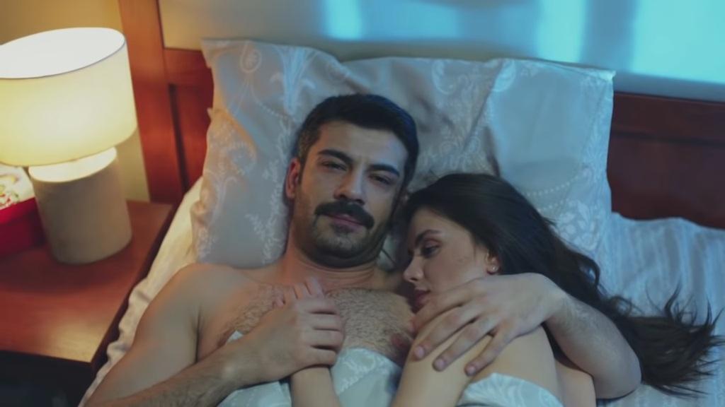 Wieczna miłość odcinek 60: Tarik spędza noc z Banu! Ozan i Zeynep chcą wyprawić wesele! [Streszczenie + Zdjęcia]