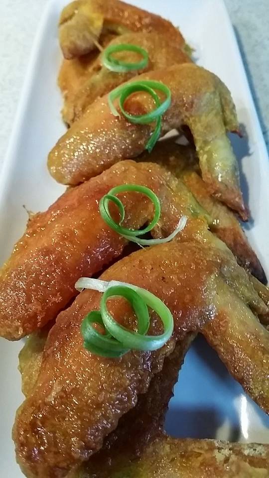 Kymn Kitchen Oven baked Crispy Lemongrass Turmeric chicken wings