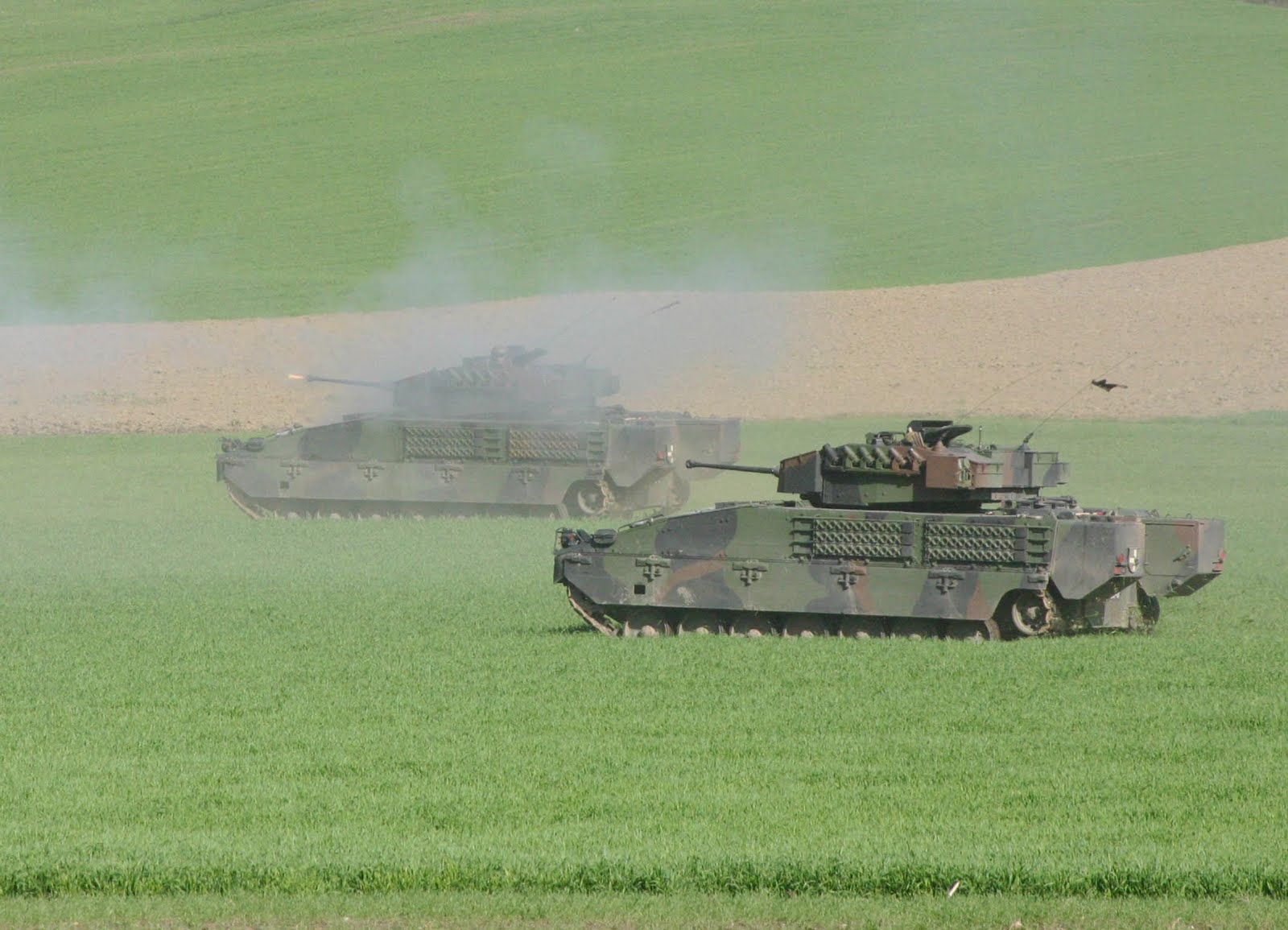 военные машины австрии в 90. техника австрии. австрийская техника. техника австрии. техника австрии.